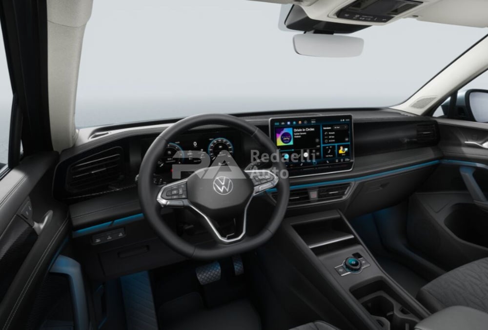 Volkswagen Tiguan nuova a Lecco (5)