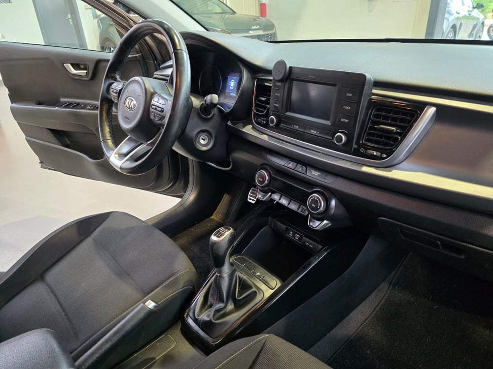 Kia Rio usata a Rimini (11)