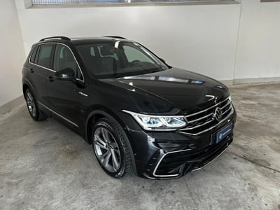 Volkswagen Tiguan 2.0 TDI 150 CV SCR DSG 4MOTION R-Line del 2021 usata a Avezzano