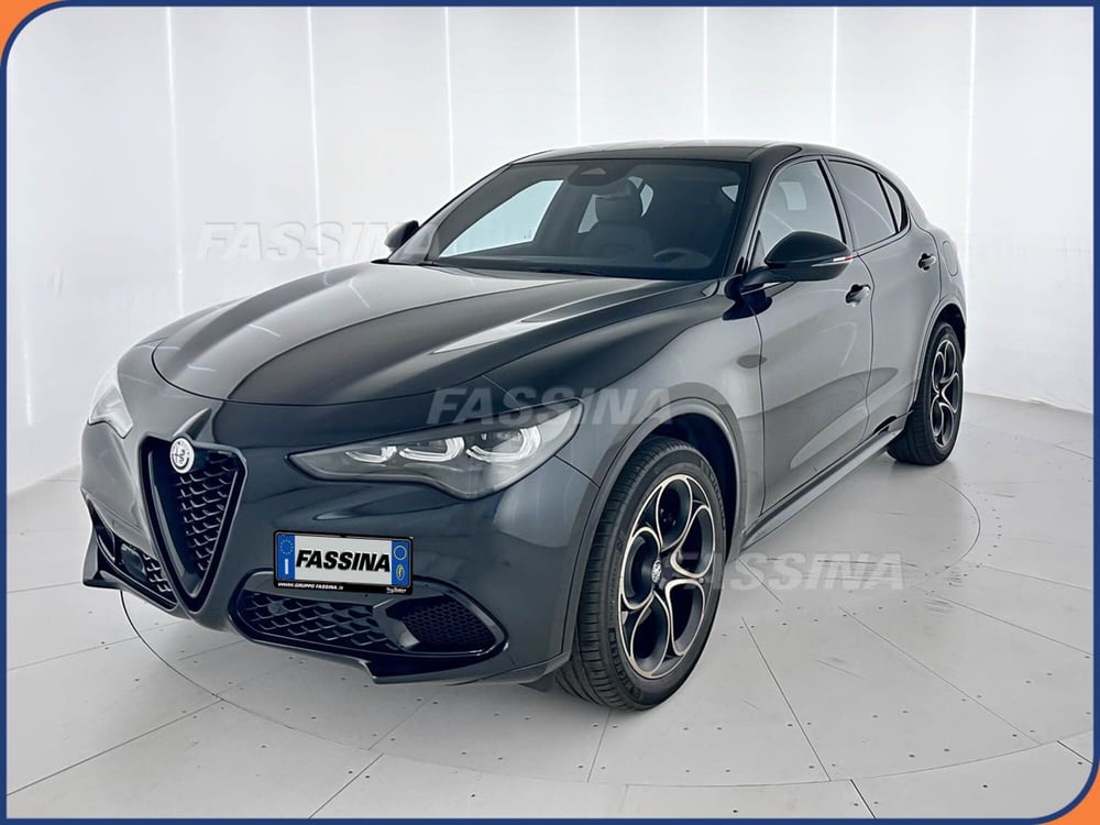 Alfa Romeo Stelvio nuova a Milano (3)
