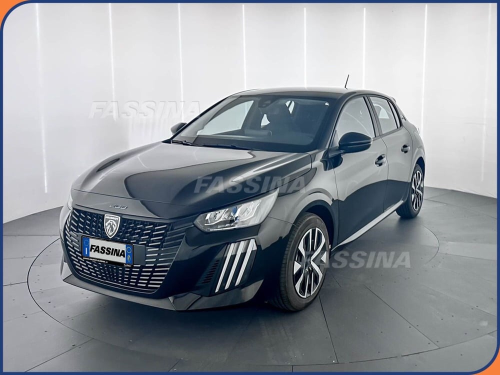 Peugeot 208 nuova a Milano (3)