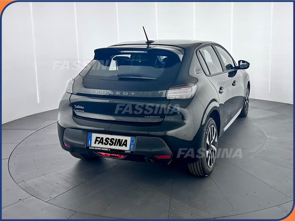 Peugeot 208 nuova a Milano (6)