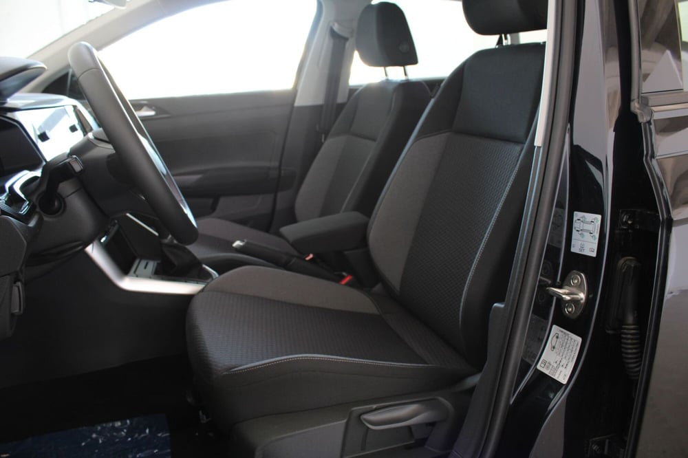 Volkswagen Taigo nuova a Agrigento (7)