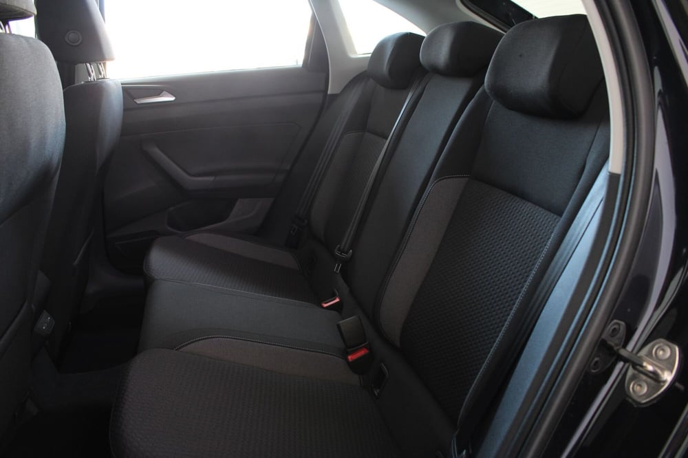 Volkswagen Taigo nuova a Agrigento (8)