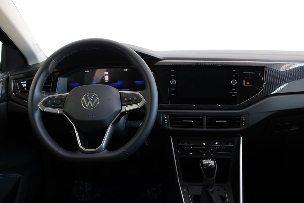Volkswagen Taigo nuova a Agrigento (9)