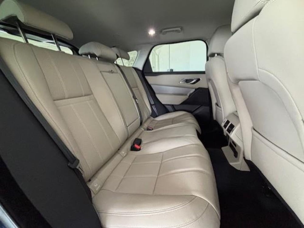Land Rover Range Rover Velar usata a Venezia (7)