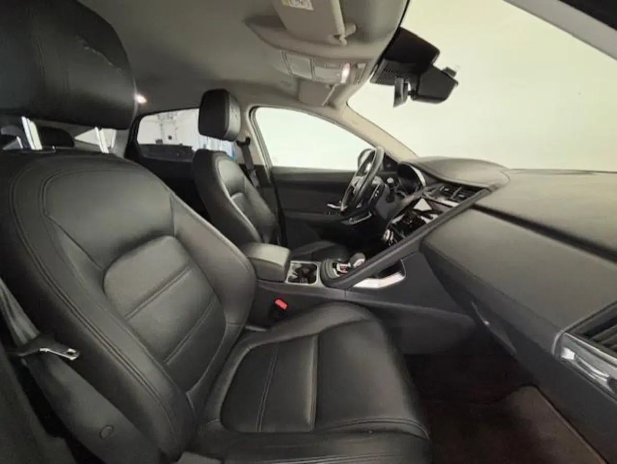 Jaguar E-Pace usata a Venezia (9)
