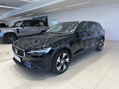 Volvo V60 Cross Country 2.0 b4 Plus awd auto del 2022 usata a Forli&#039;