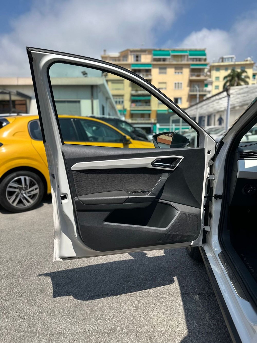 SEAT Arona usata a Imperia (9)