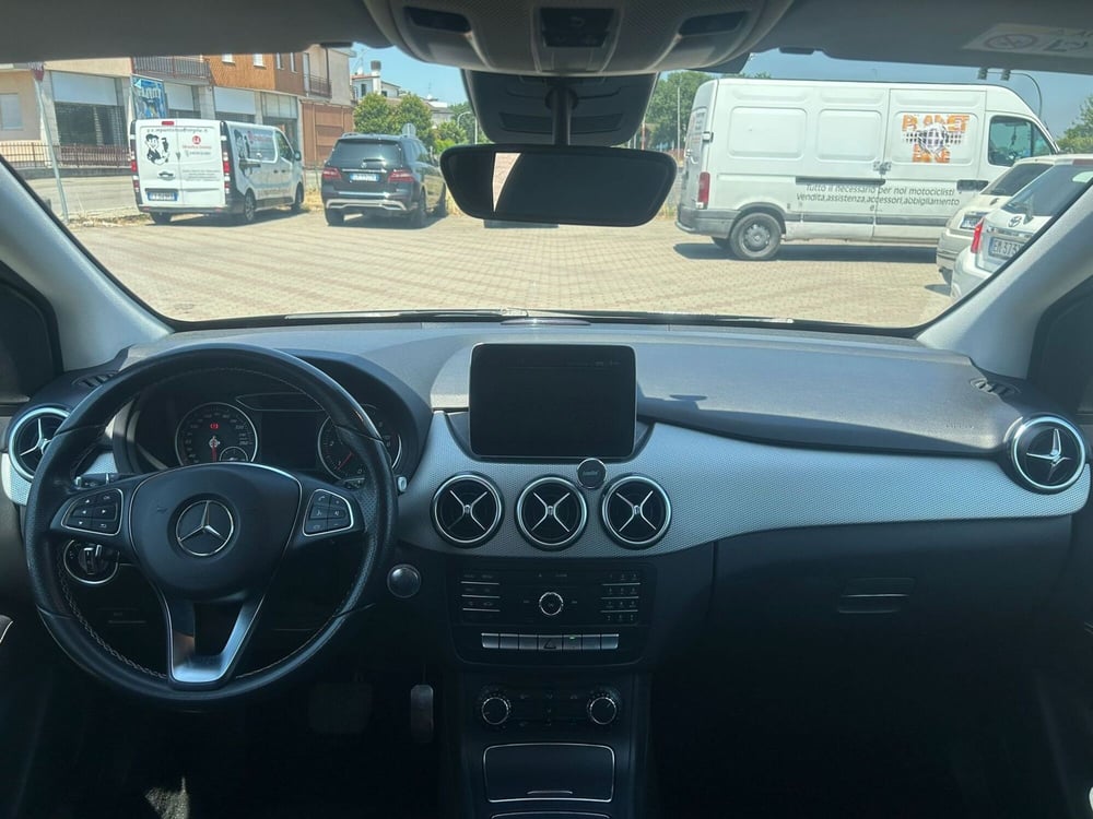 Mercedes-Benz Classe B usata a Milano (11)