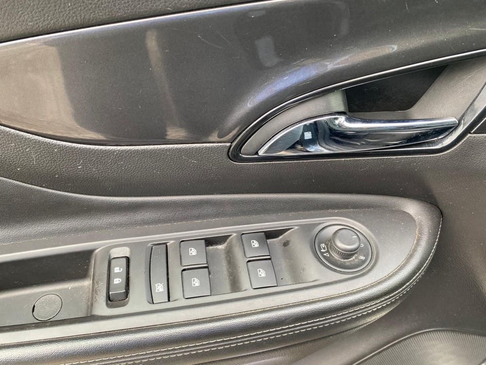 Opel Mokka usata a Milano (16)