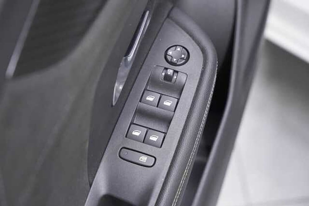 Opel Mokka usata a Como (15)