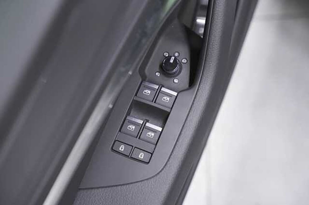Audi A6 Avant usata a Como (16)