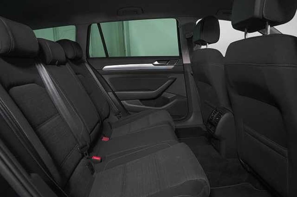 Volkswagen Passat Variant usata a Como (10)