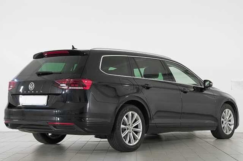Volkswagen Passat Variant usata a Como (4)