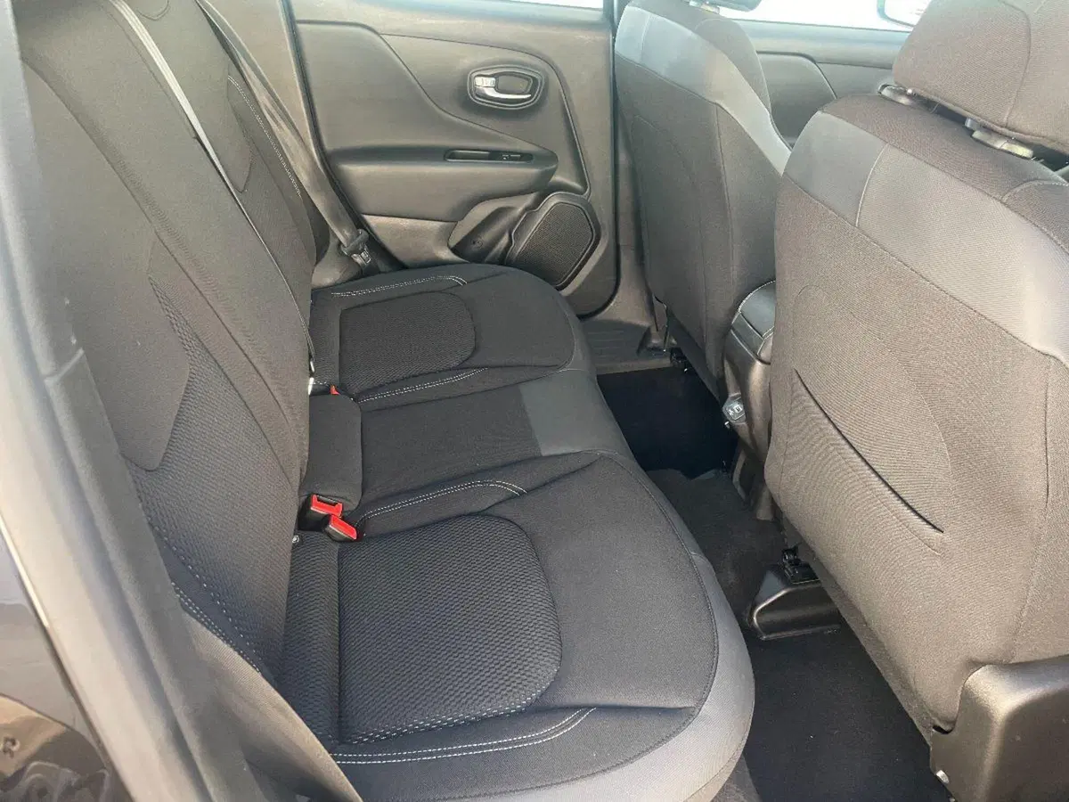 Jeep Renegade usata a Lecce (19)