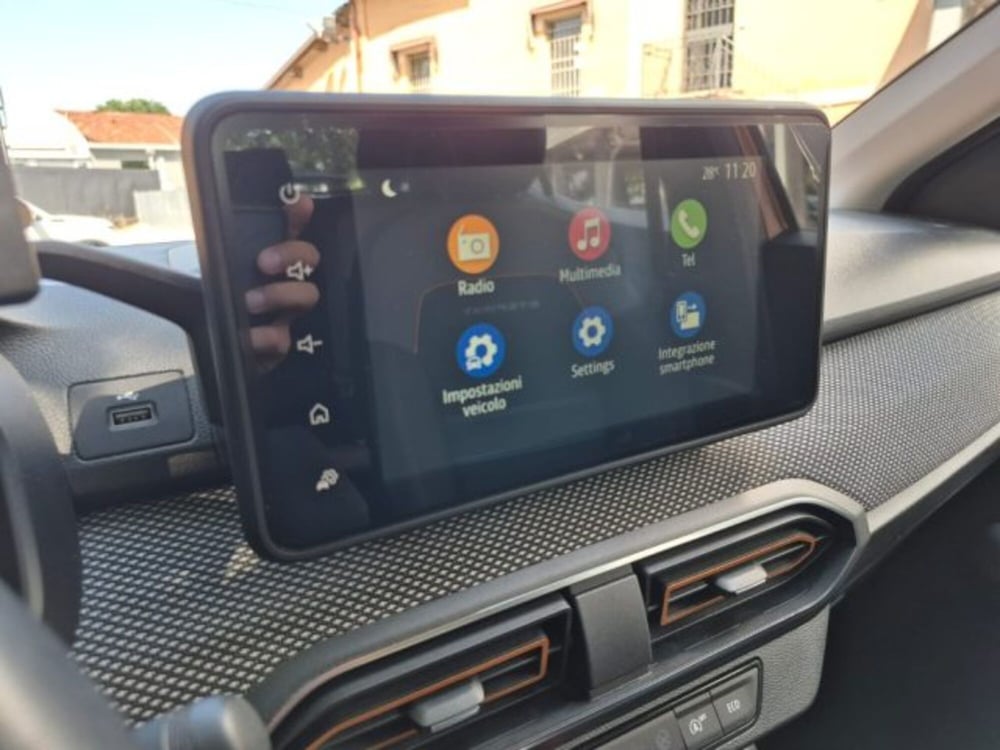 Dacia Sandero usata a Bologna (9)