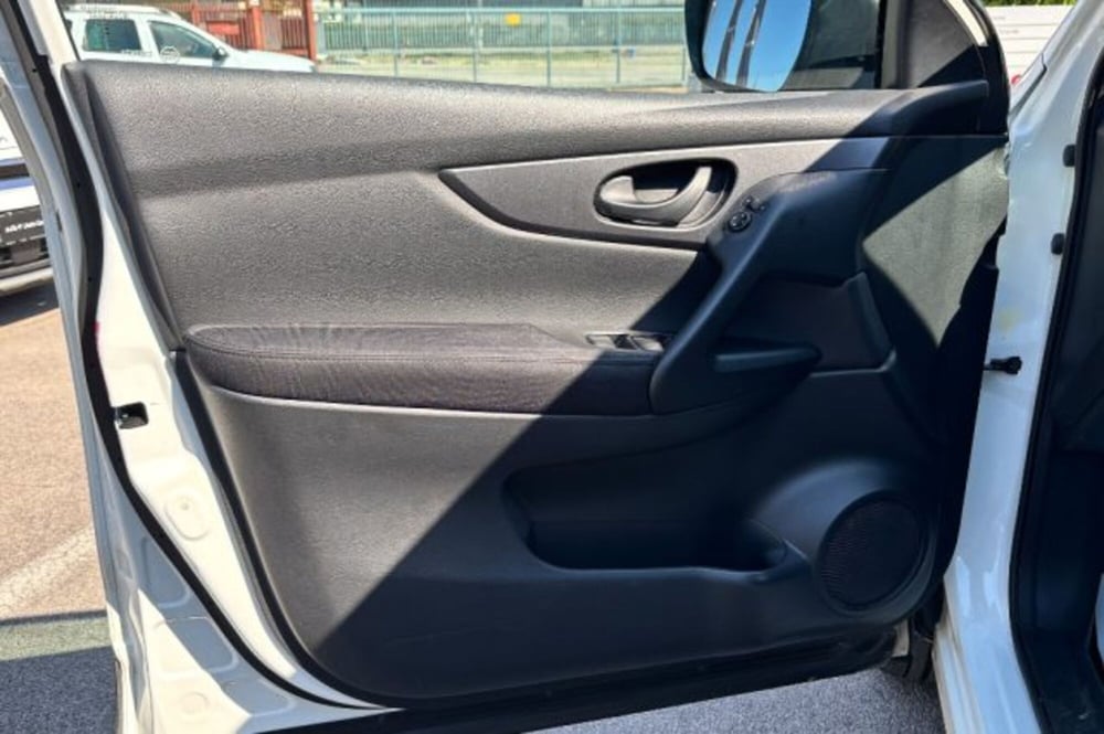Nissan Qashqai usata a Latina (11)