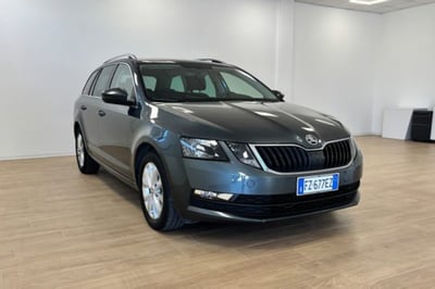 Skoda Octavia Station Wagon 1.5 G-TEC DSG Wagon Ambition del 2020 usata a Fondi