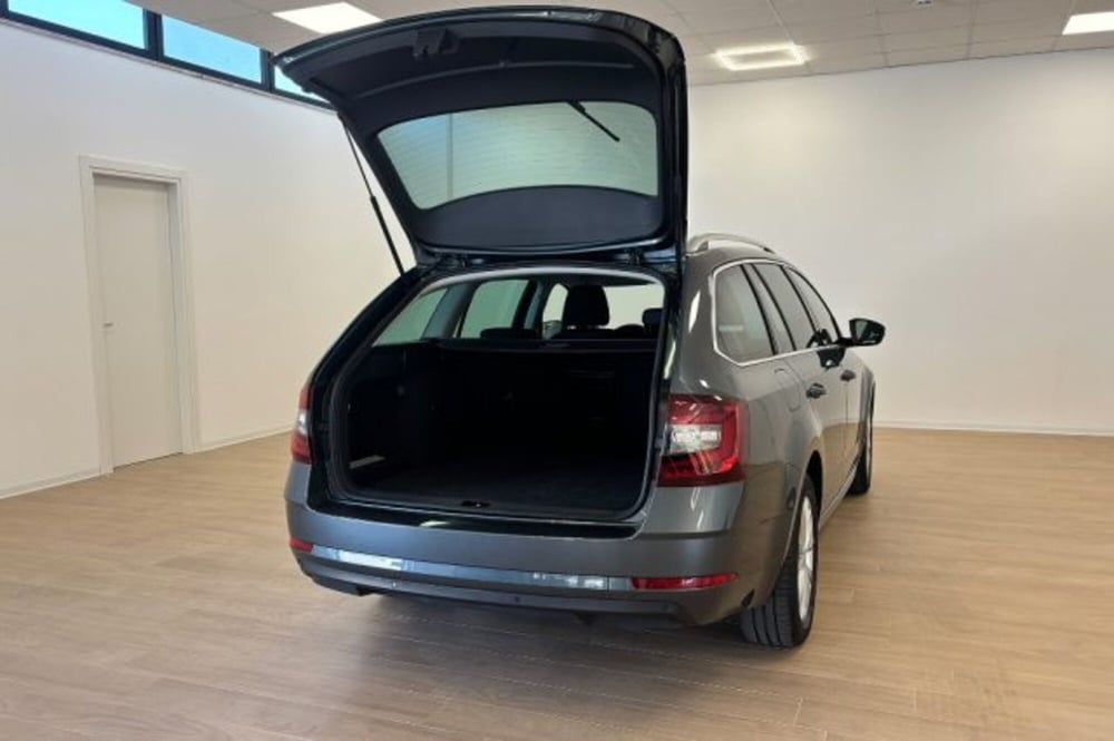 Skoda Octavia Station Wagon usata a Latina (7)