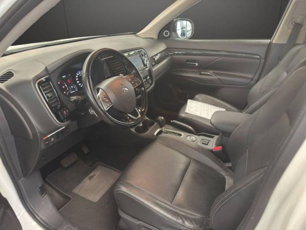 Mitsubishi Outlander usata a Milano (8)