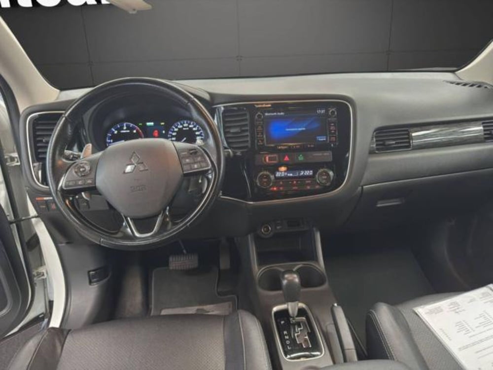 Mitsubishi Outlander usata a Milano (9)