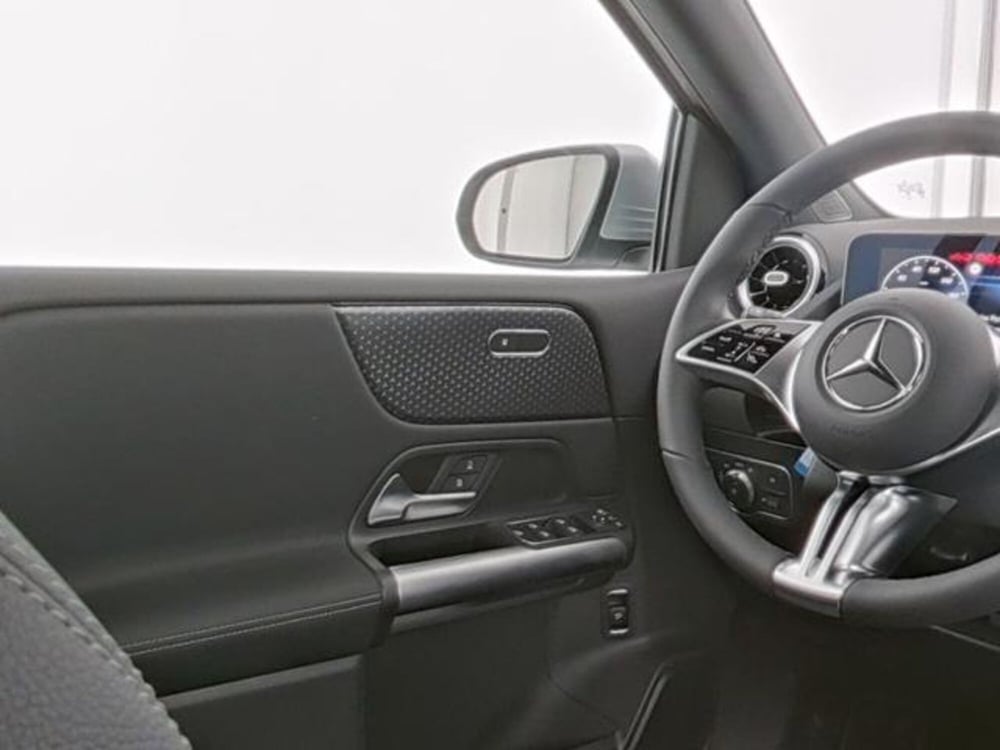 Mercedes-Benz Classe B usata a Milano (9)