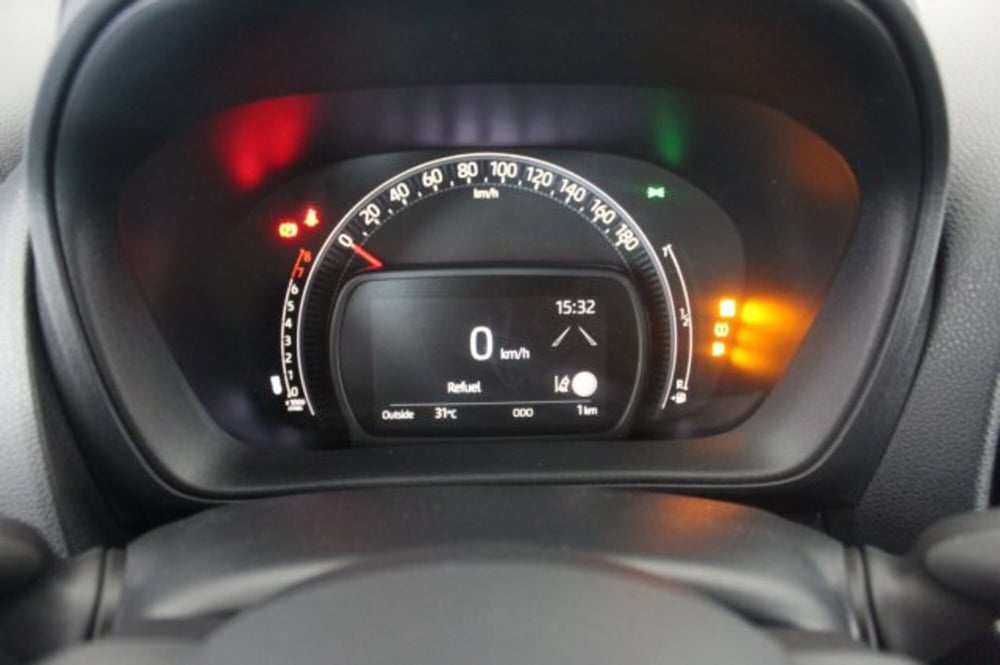 Toyota Aygo X nuova a Roma (11)
