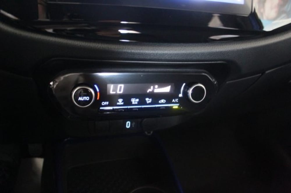 Toyota Aygo X nuova a Roma (15)