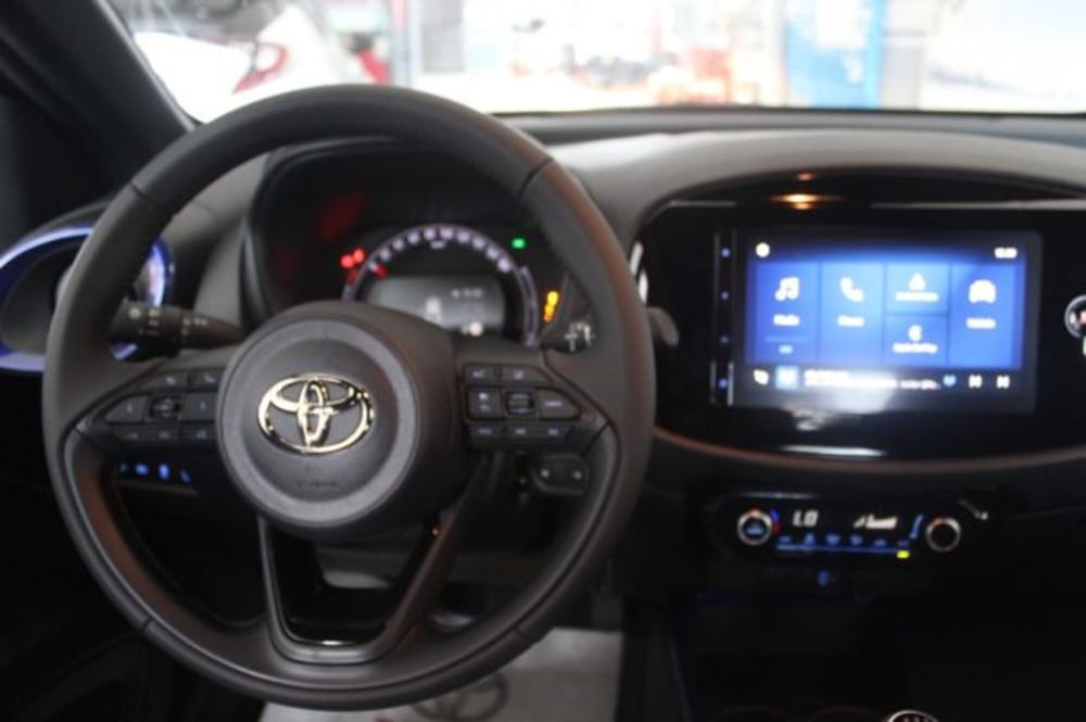 Toyota Aygo X nuova a Roma (9)