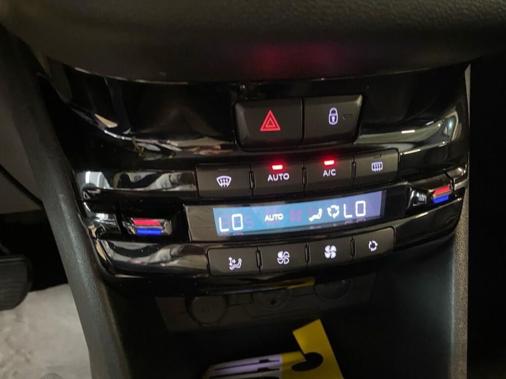 Peugeot 208 usata a Torino (10)