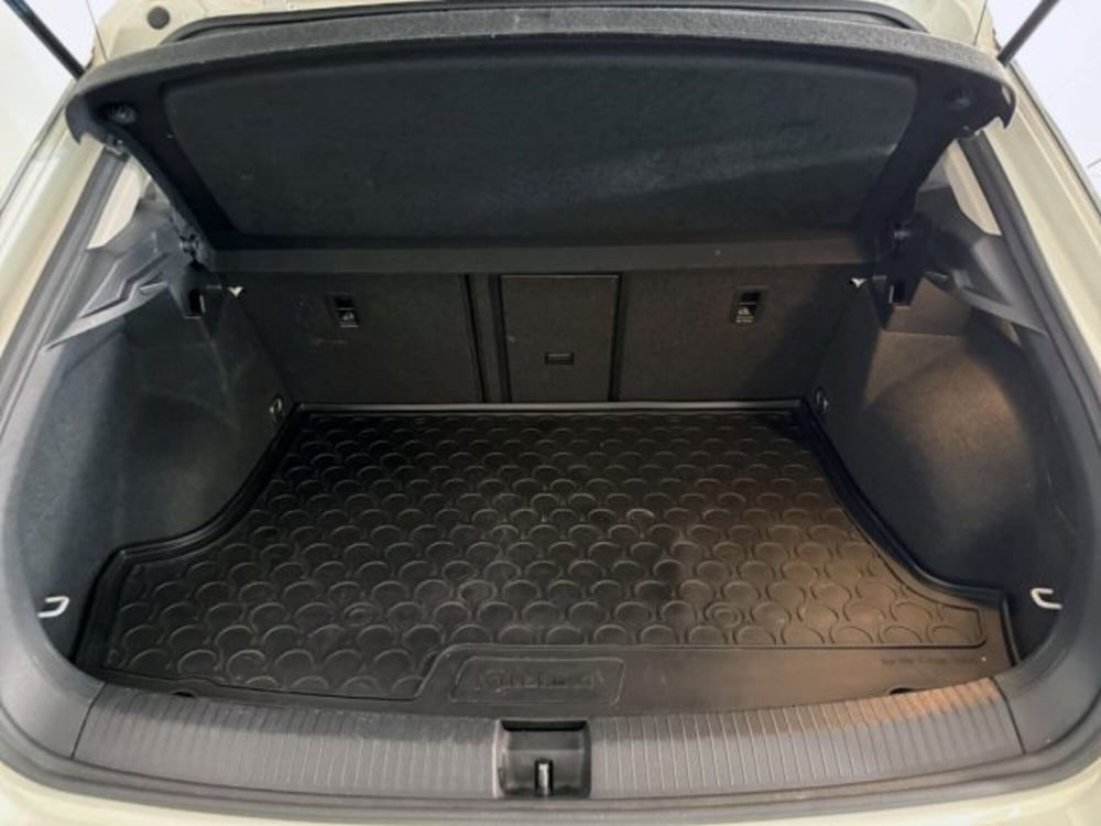 Volkswagen T-Roc usata a Modena (13)