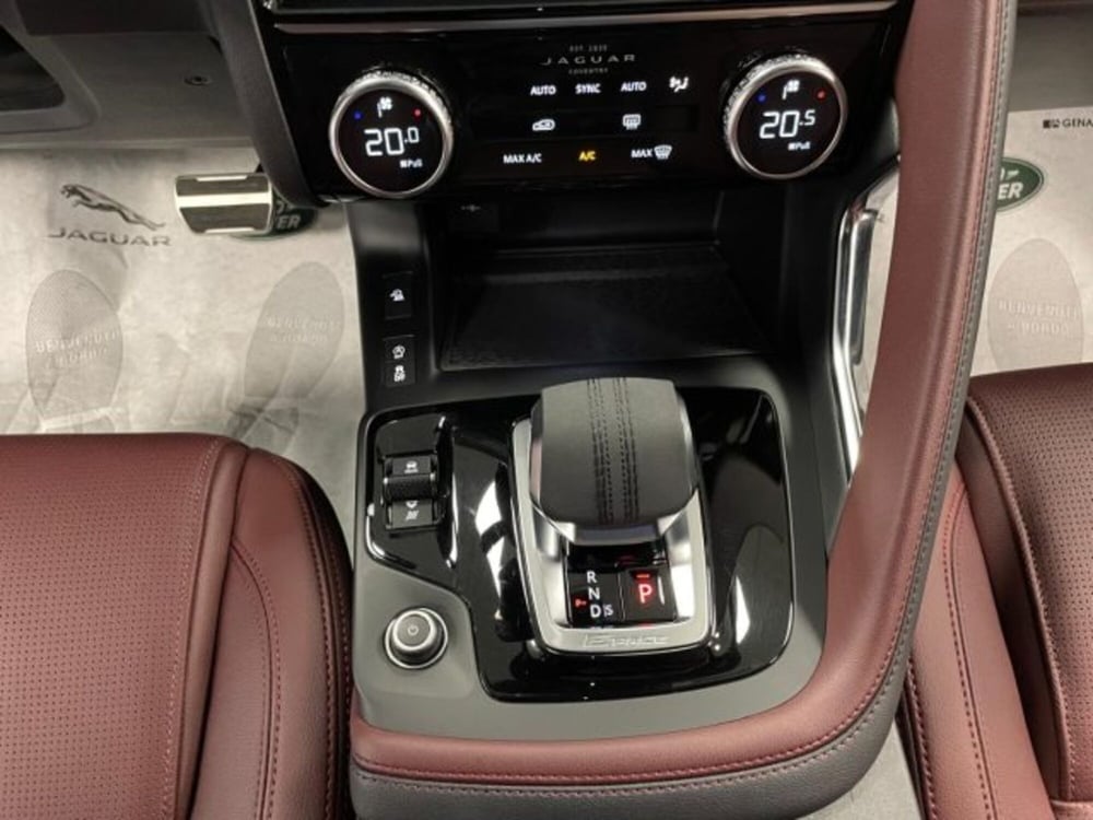 Jaguar E-Pace usata a Cuneo (12)