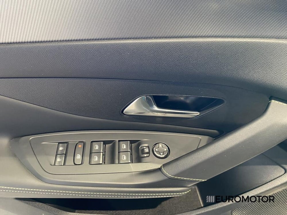 Peugeot 408 usata a Bari (13)