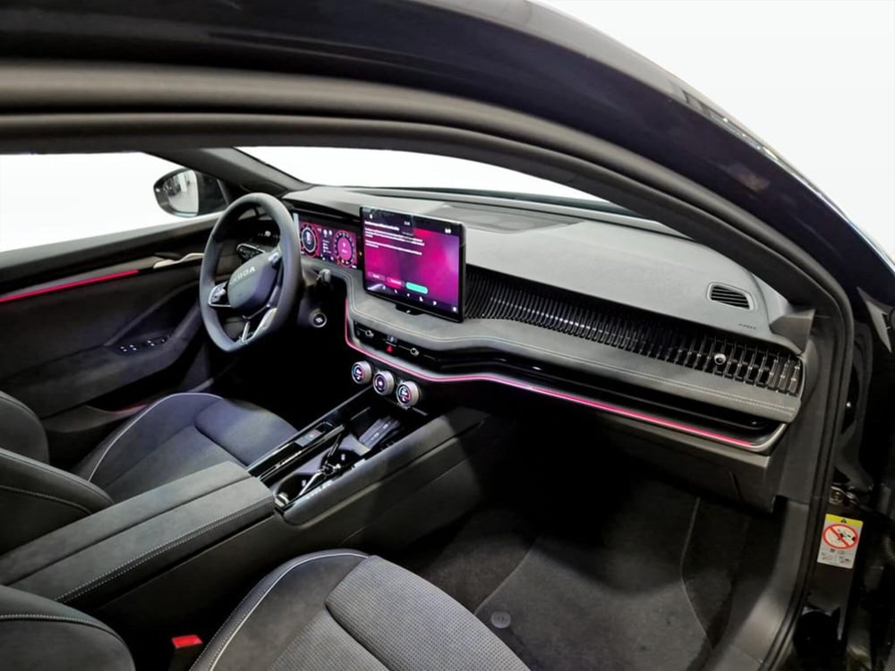 Skoda Superb Station Wagon nuova a Padova (10)
