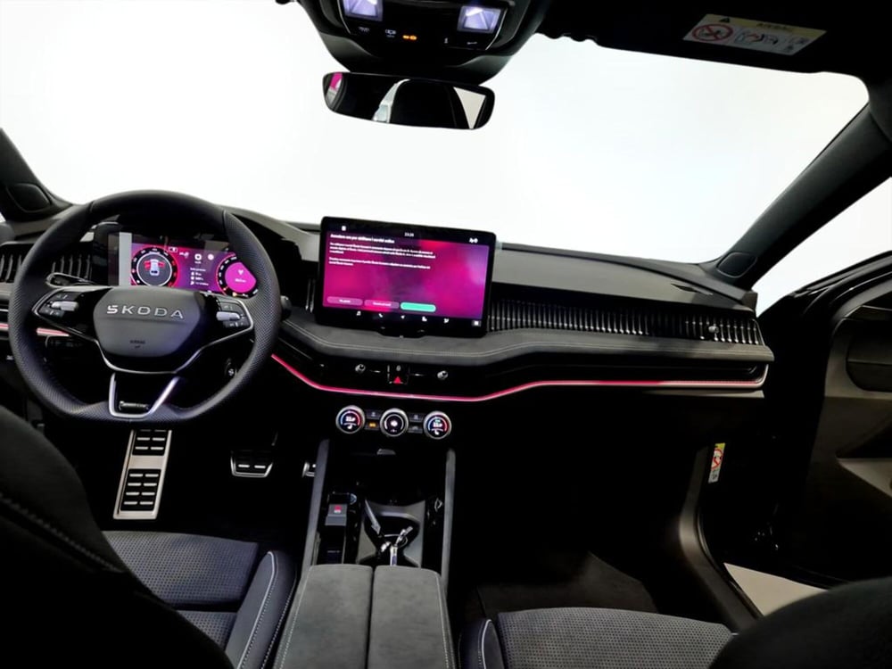 Skoda Superb Station Wagon nuova a Padova (13)