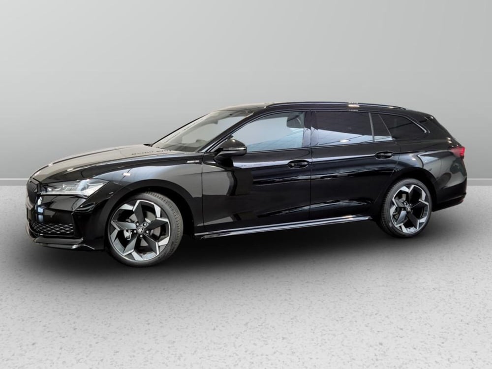 Skoda Superb Station Wagon nuova a Padova (2)
