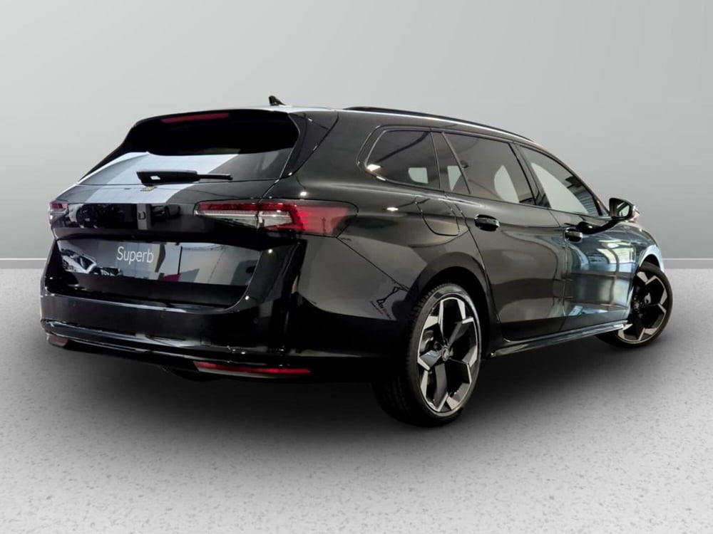 Skoda Superb Station Wagon nuova a Padova (4)