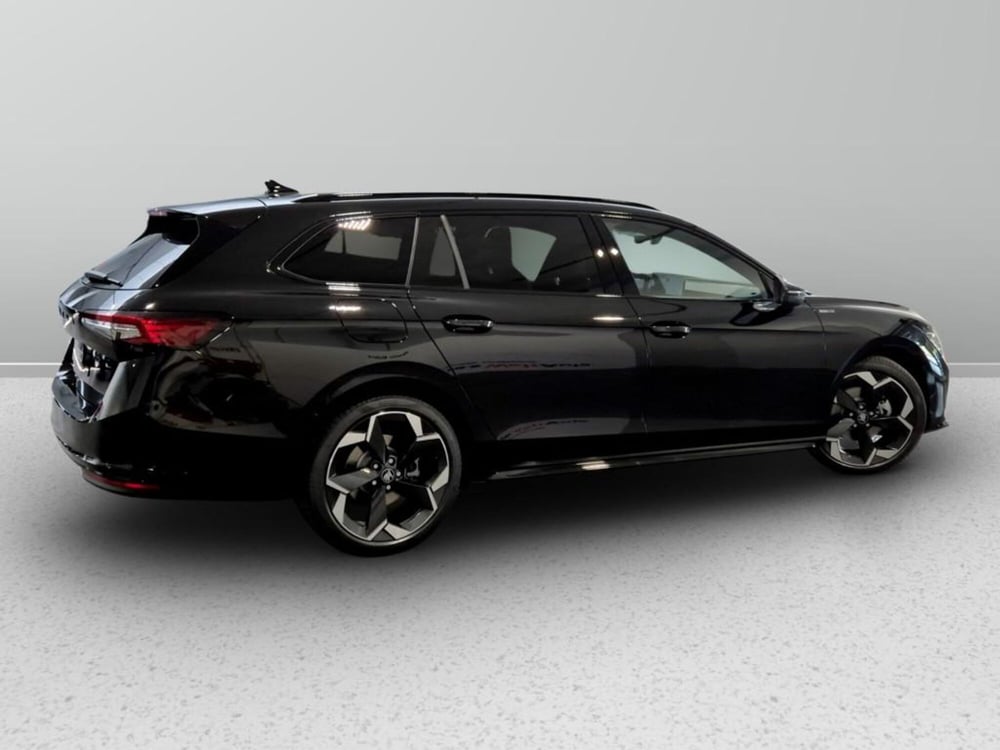 Skoda Superb Station Wagon nuova a Padova (5)
