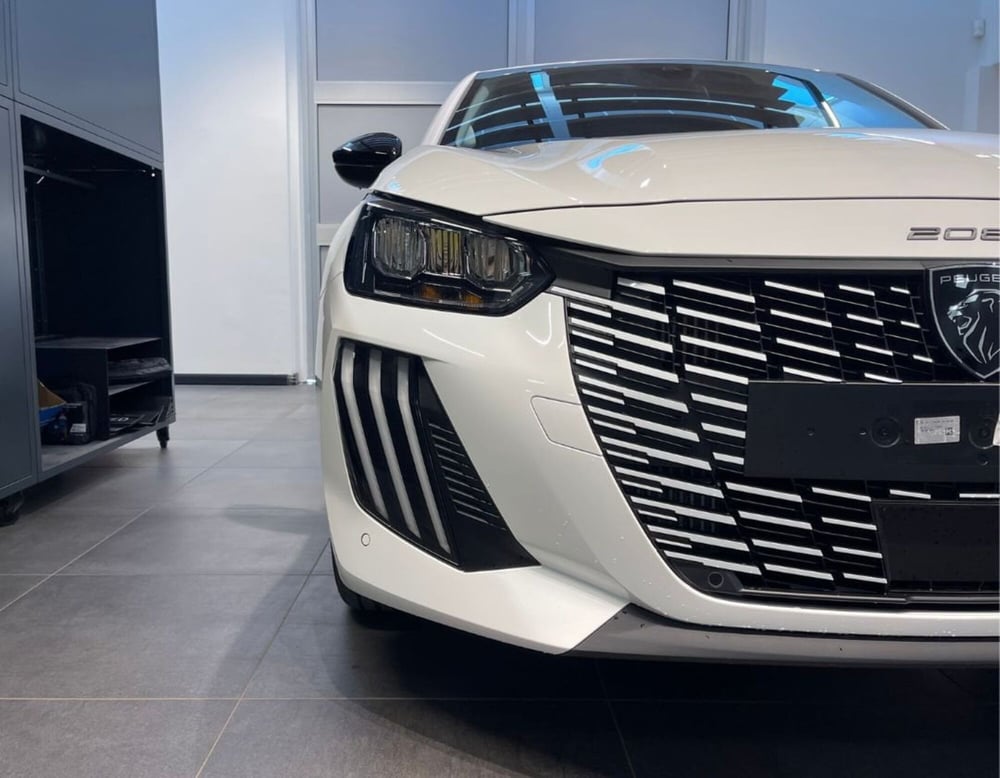 Peugeot 208 nuova a Ferrara (15)