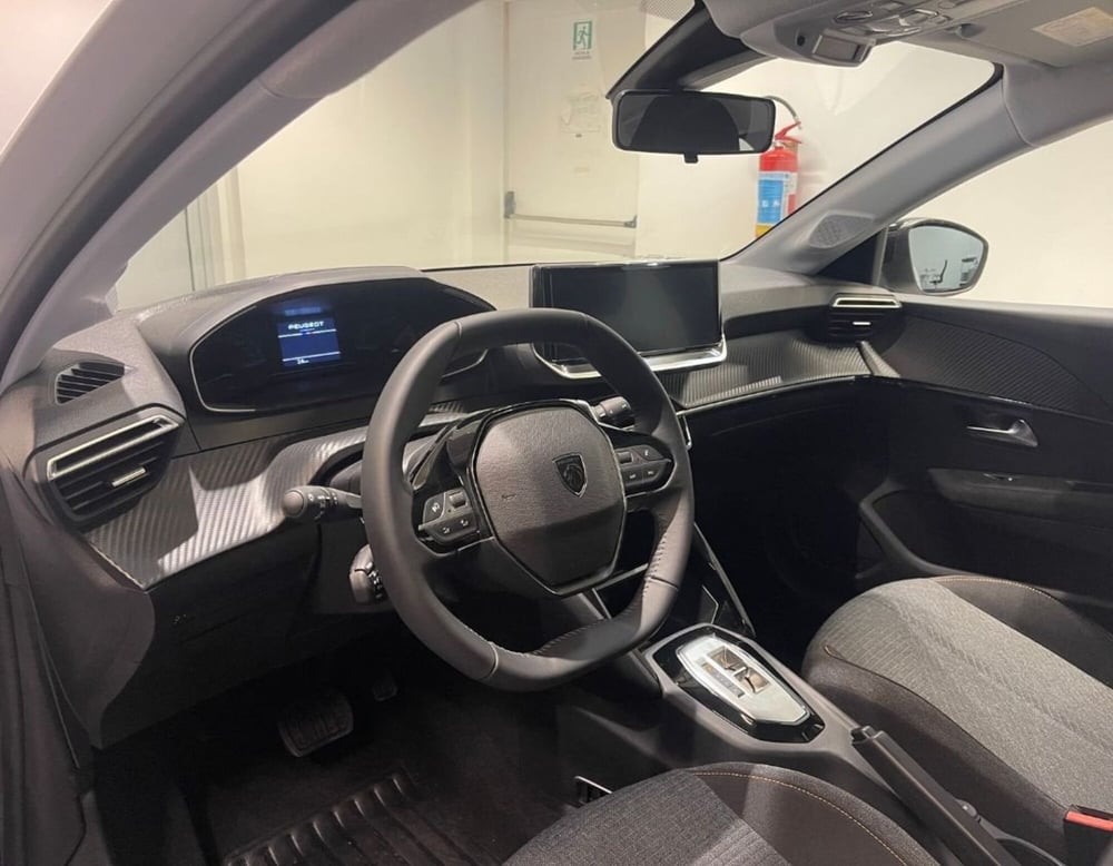 Peugeot 208 nuova a Ferrara (11)