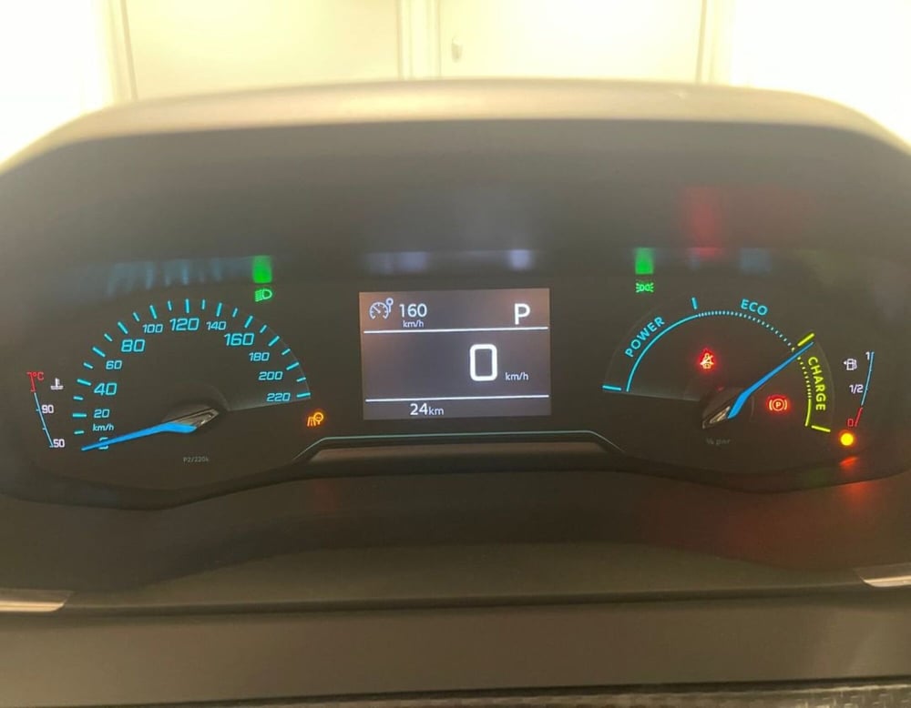 Peugeot 208 nuova a Ferrara (13)