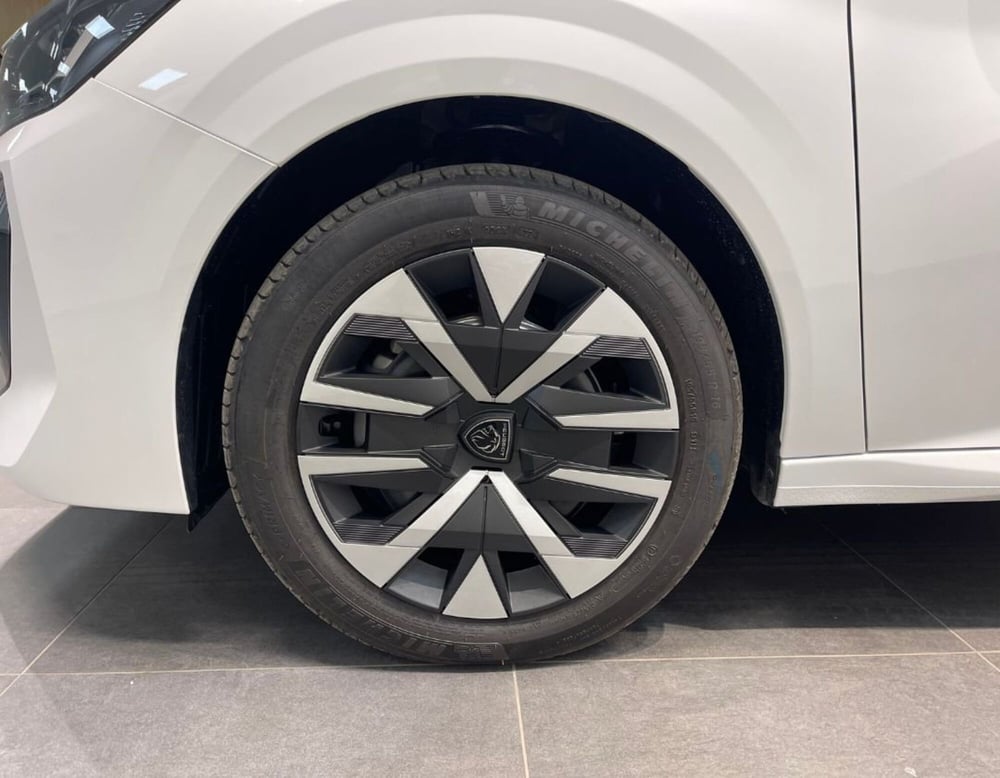 Peugeot 208 nuova a Ferrara (14)