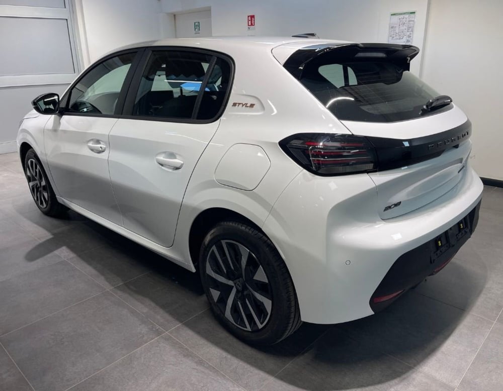 Peugeot 208 nuova a Ferrara (16)