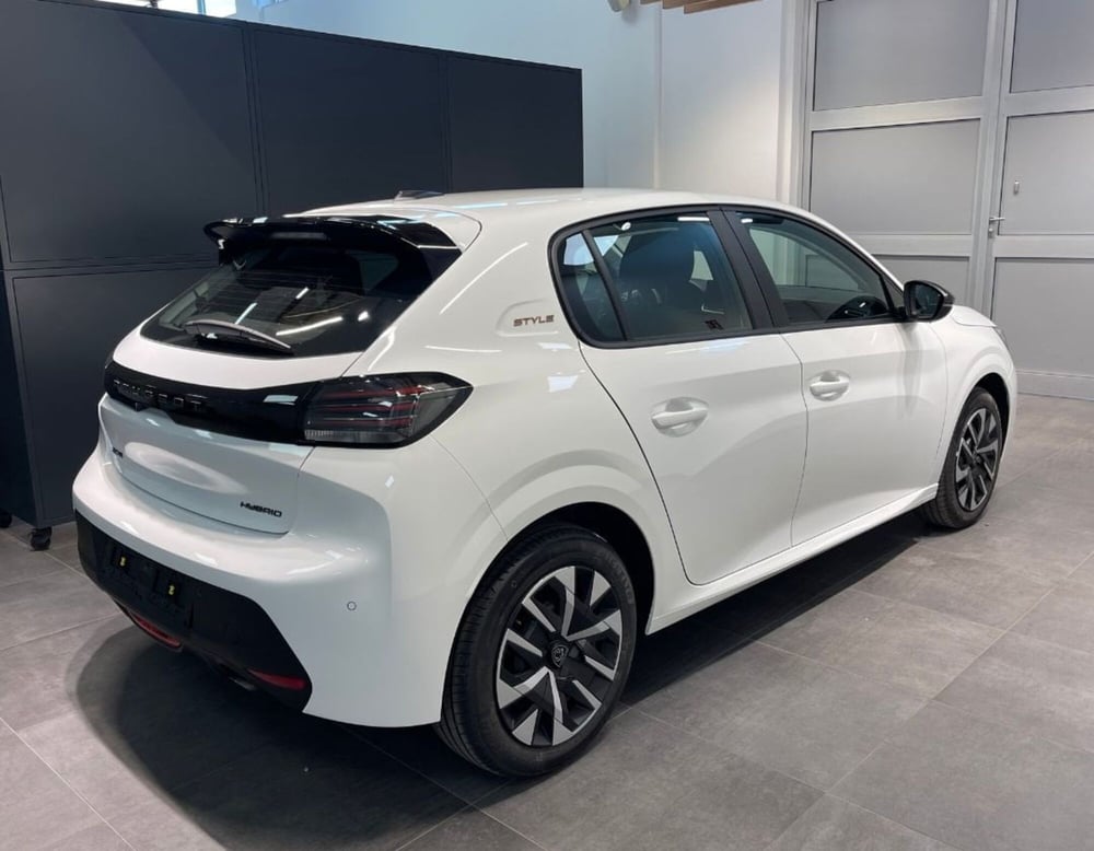 Peugeot 208 nuova a Ferrara (17)