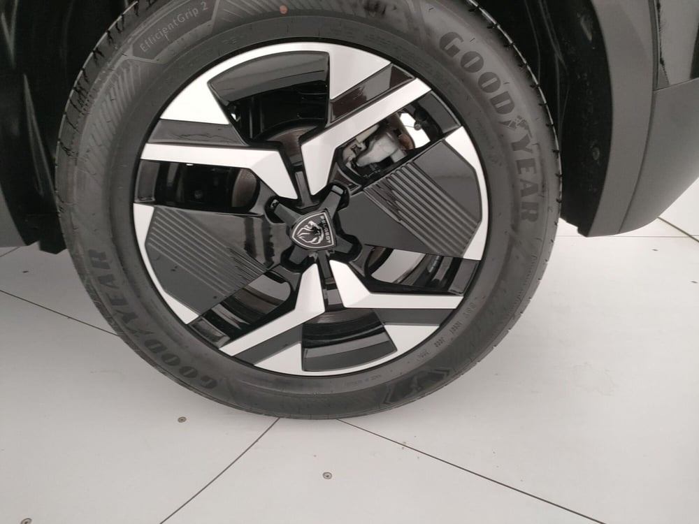 Peugeot 2008 nuova a Caserta (13)