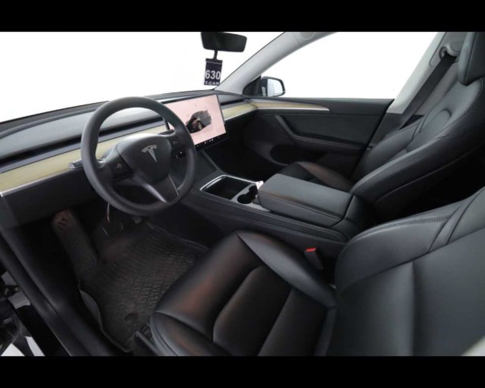 Tesla Model Y usata a Bologna (9)
