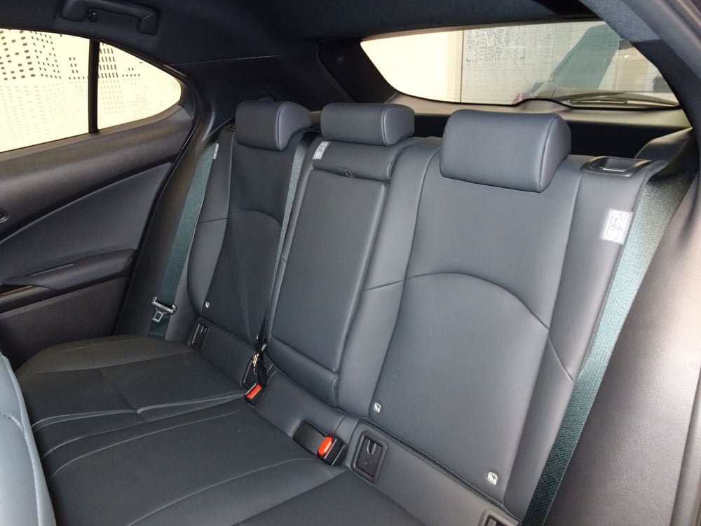 Lexus UX nuova a Treviso (12)