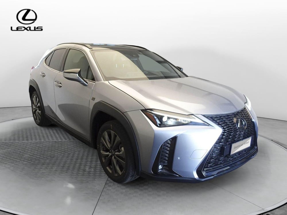 Lexus UX nuova a Treviso (2)