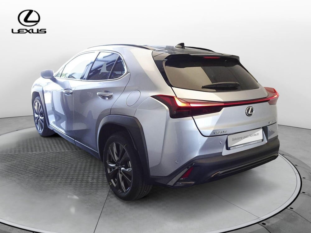 Lexus UX nuova a Treviso (4)